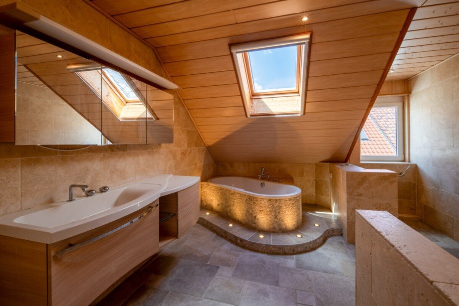 Masterbad mit Dusche und Wanne Maisonettewohnung Griesheim