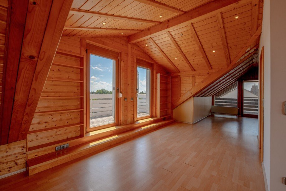 Lichtdurchflutete Galerie 2 Maisonettewohnung Griesheim