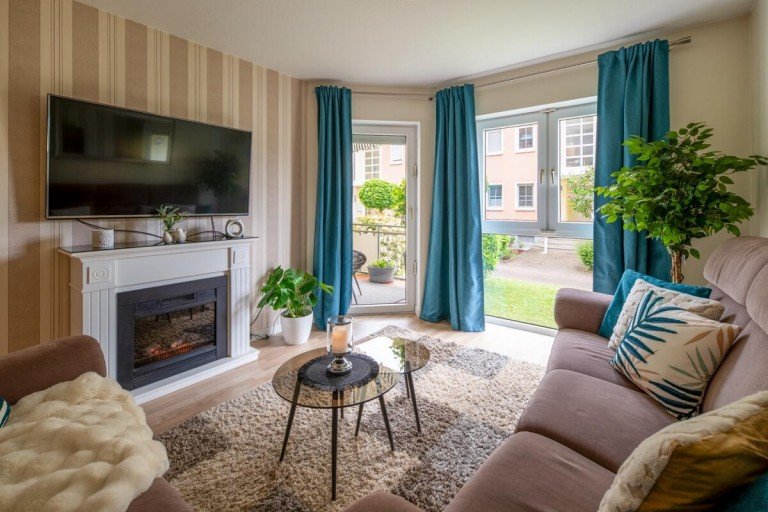 Bodentiefe Fenster im Wohnzimmer Bad Vilbel / Gronau Etagenwohnung Exklusiver Wohnkomfort zwischen Ruhe, Stadtleben und Flussn�he