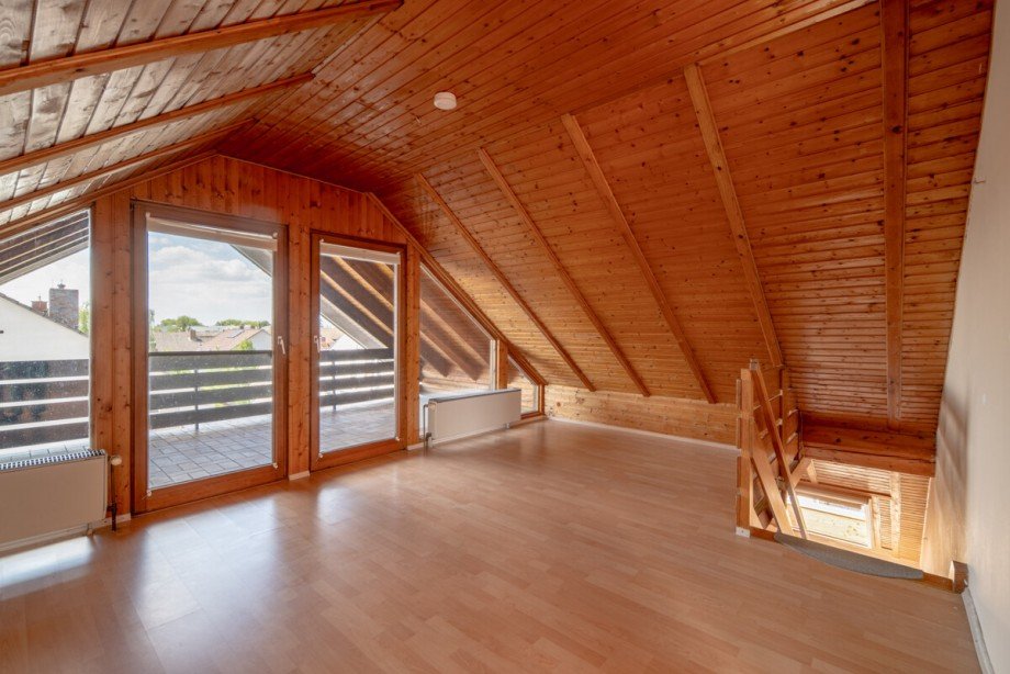 Lichtdurchflutete Galerie 1 Maisonettewohnung Griesheim