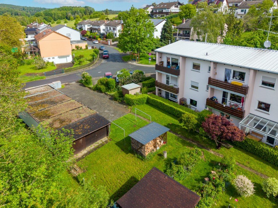 Garten von oben mit Fahrradschuppen Etagenwohnung Ober-Ramstadt / Rohrbach