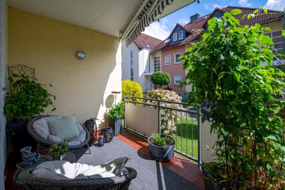 Balkon 1 Zugang vom Wohnzimmer Etagenwohnung Bad Vilbel / Gronau