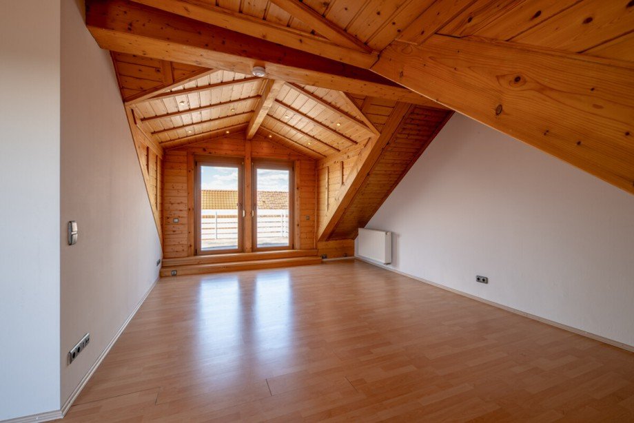 Lichtdurchflutete Galerie 3 Maisonettewohnung Griesheim