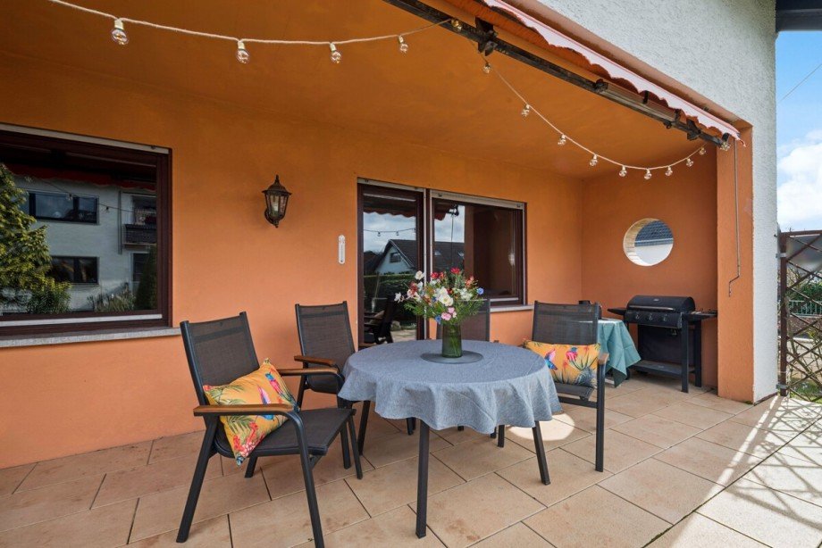 �berdachte Terrasse zum Garten Haus Schaafheim