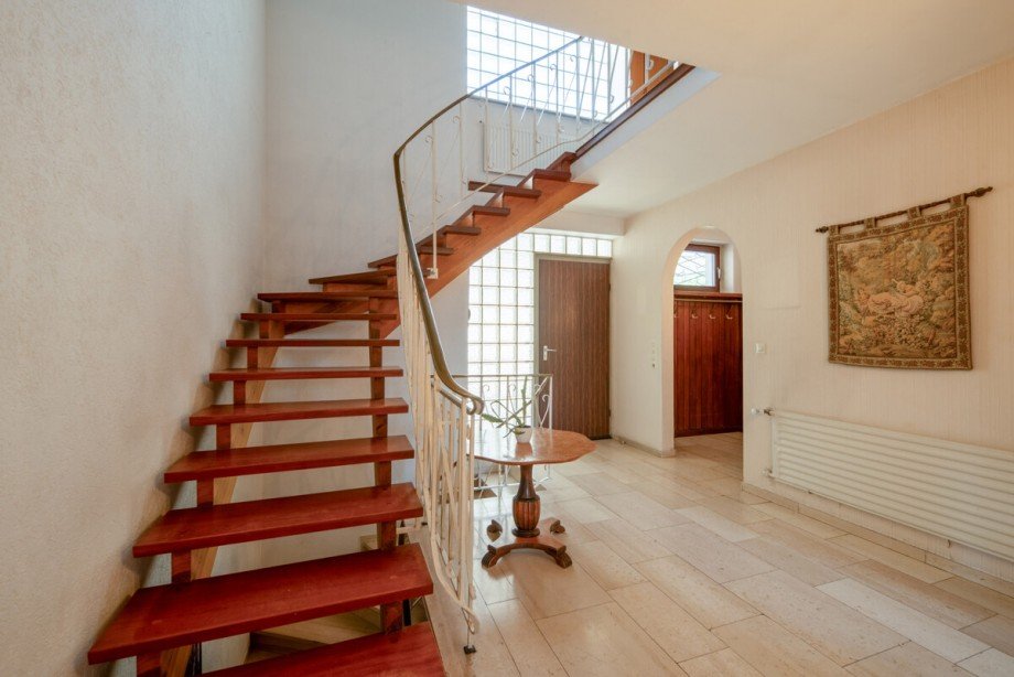 Eingang und Treppenhaus 2 Einfamilienhaus Pfungstadt